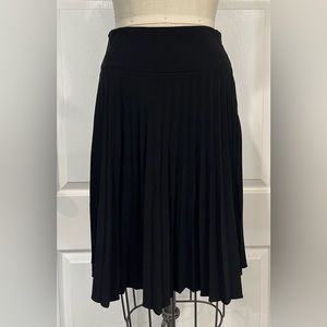 Worthington stretch black pleated skirt, sz 6